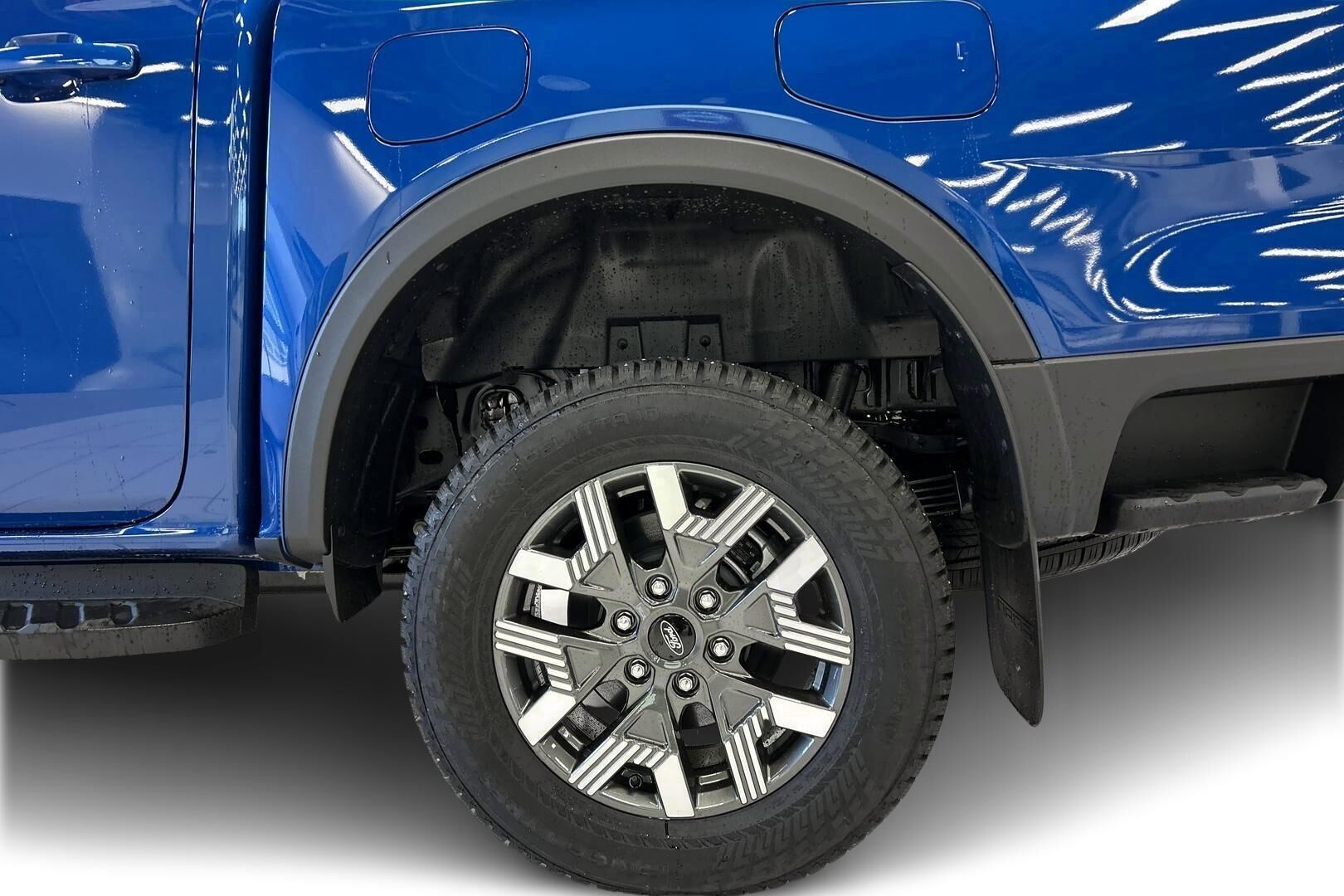 Ford Ranger iso kuva 12