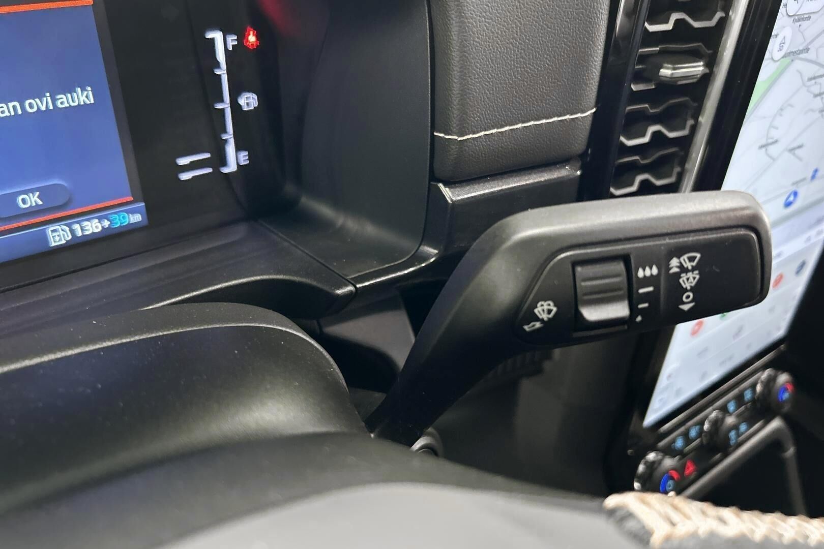 Ford Ranger iso kuva 26