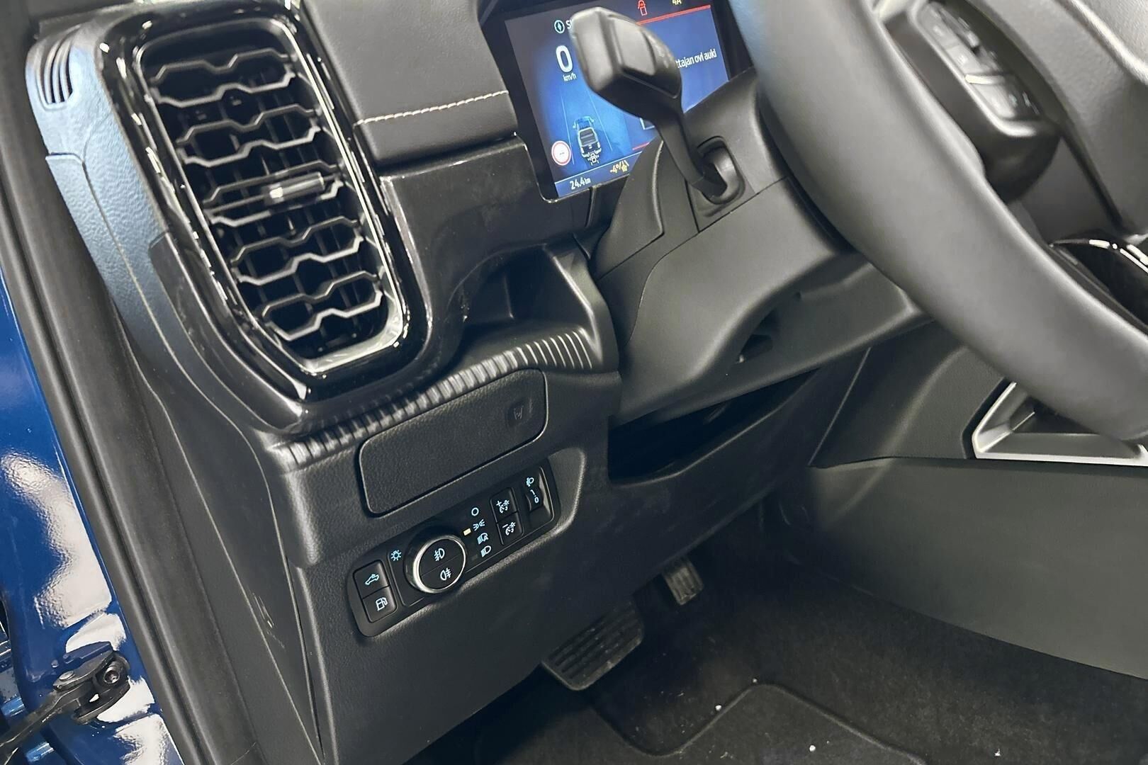 Ford Ranger iso kuva 27