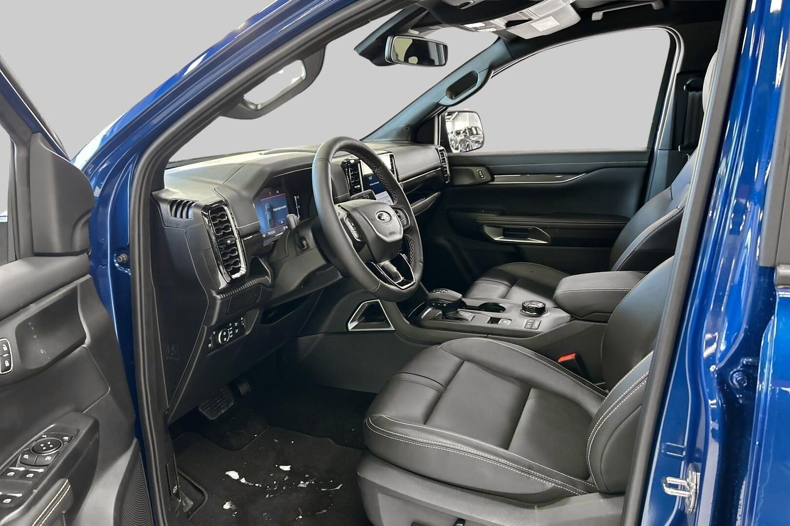 Ford Ranger iso kuva 8