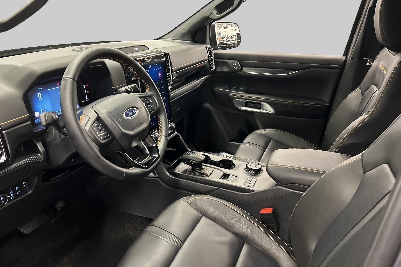 Ford Ranger iso kuva 8