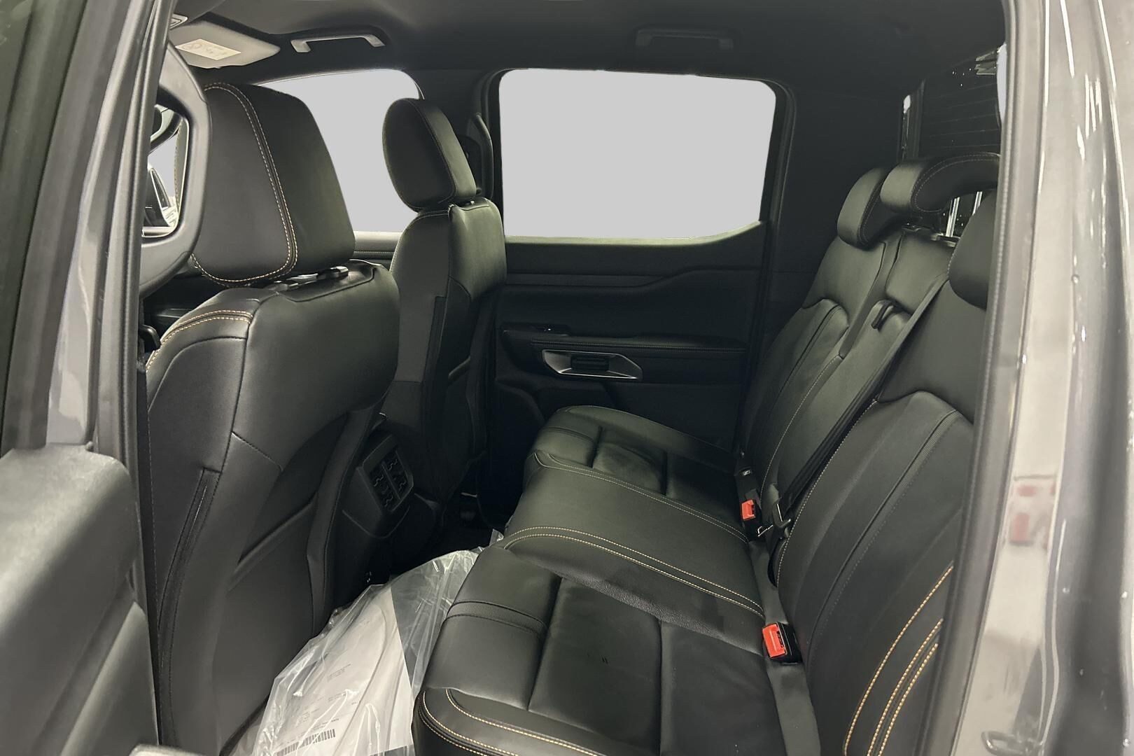 Ford Ranger iso kuva 9