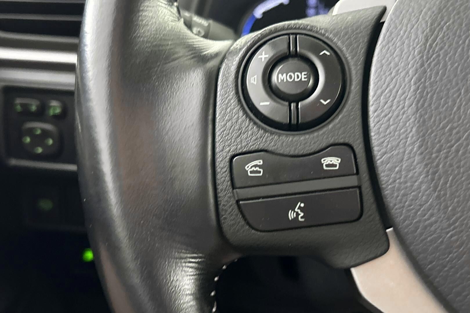 Lexus CT iso kuva 28