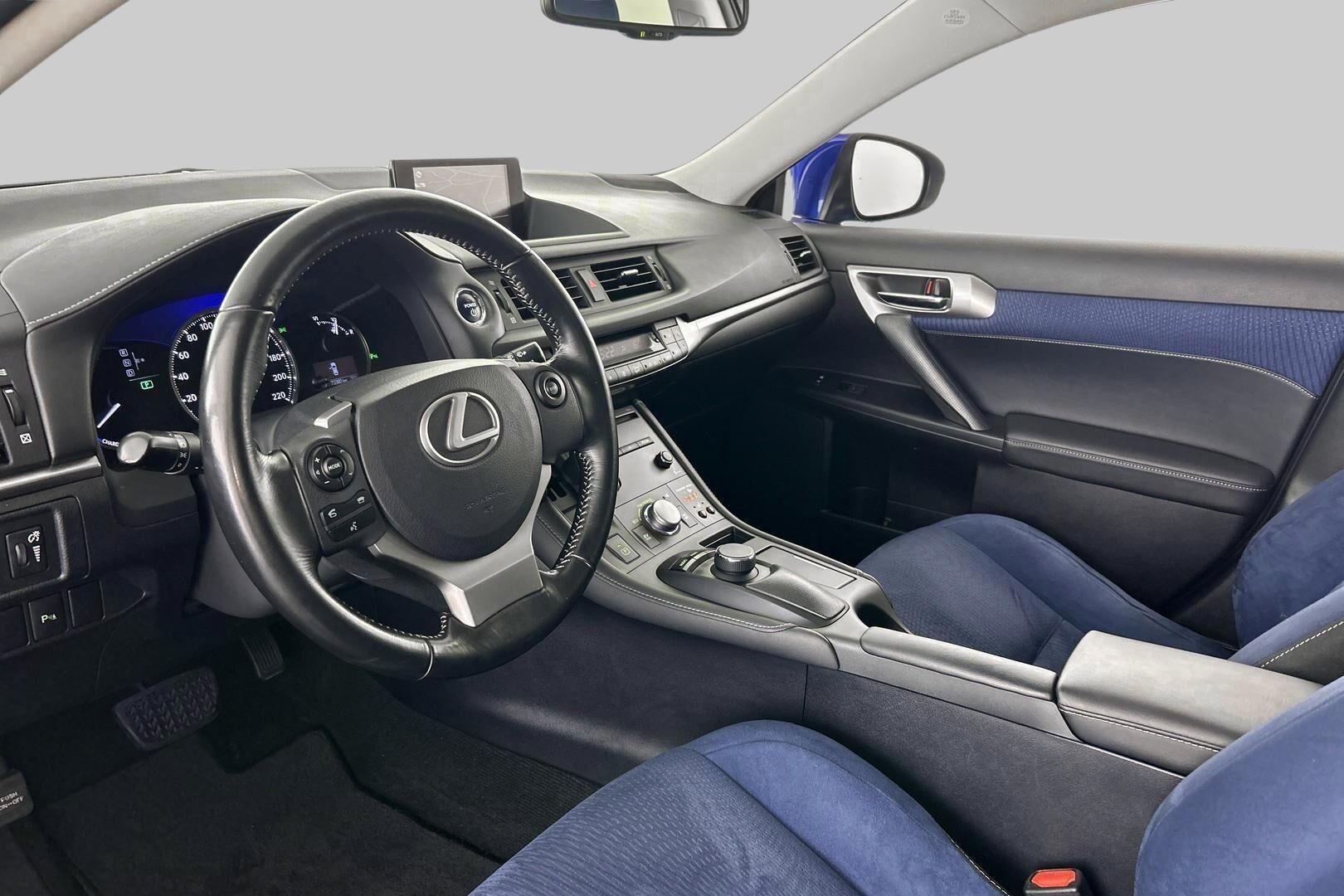 Lexus CT iso kuva 2