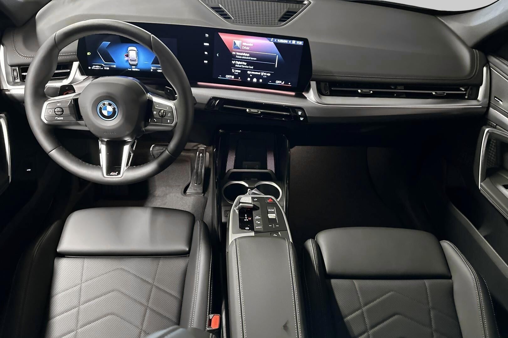 BMW X1 iso kuva 10