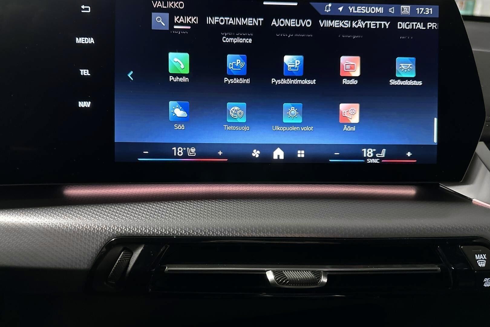 BMW X1 iso kuva 19