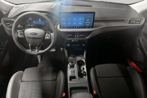 Ford Kuga esikatselu 10