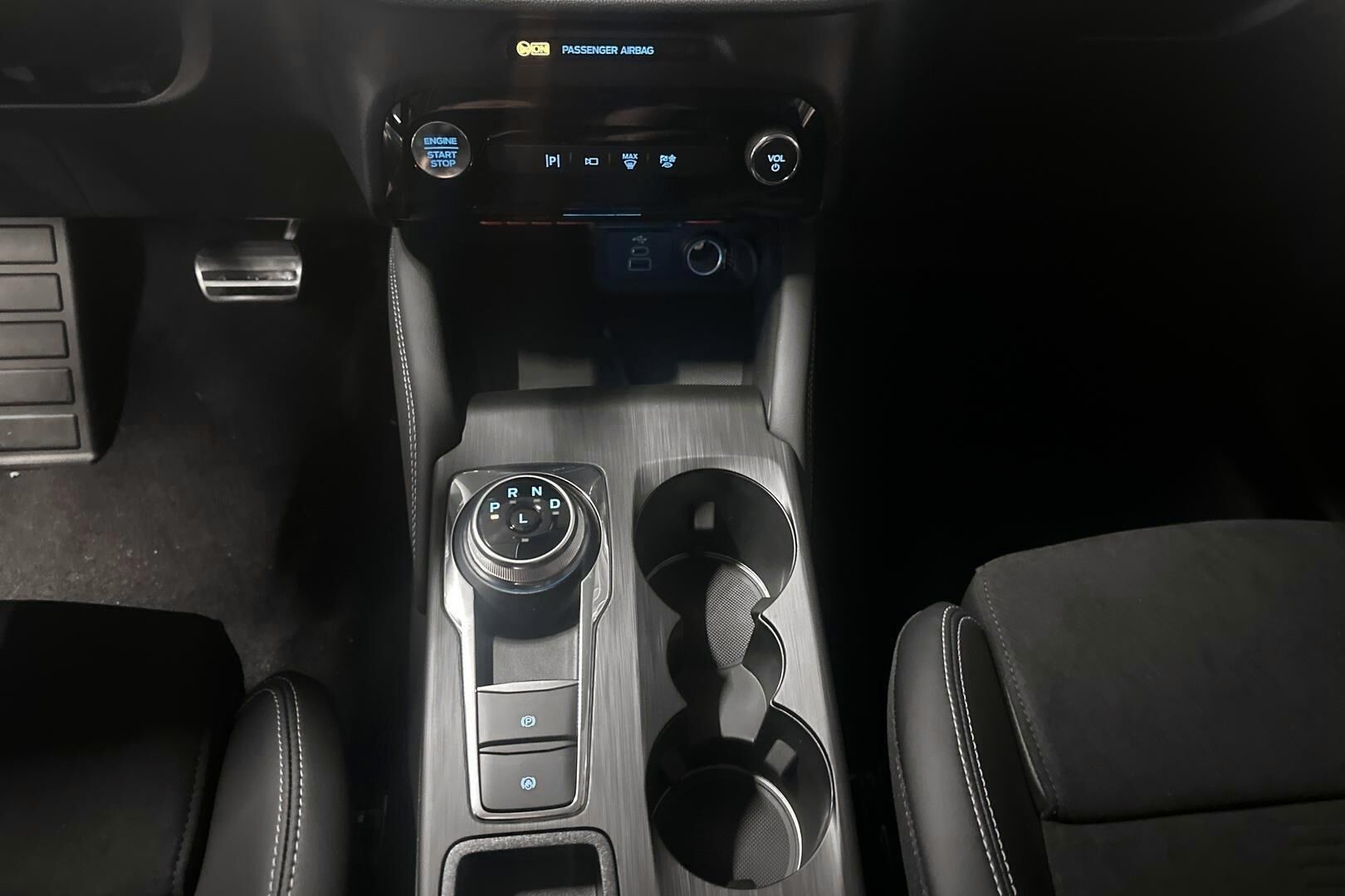 Ford Kuga iso kuva 20
