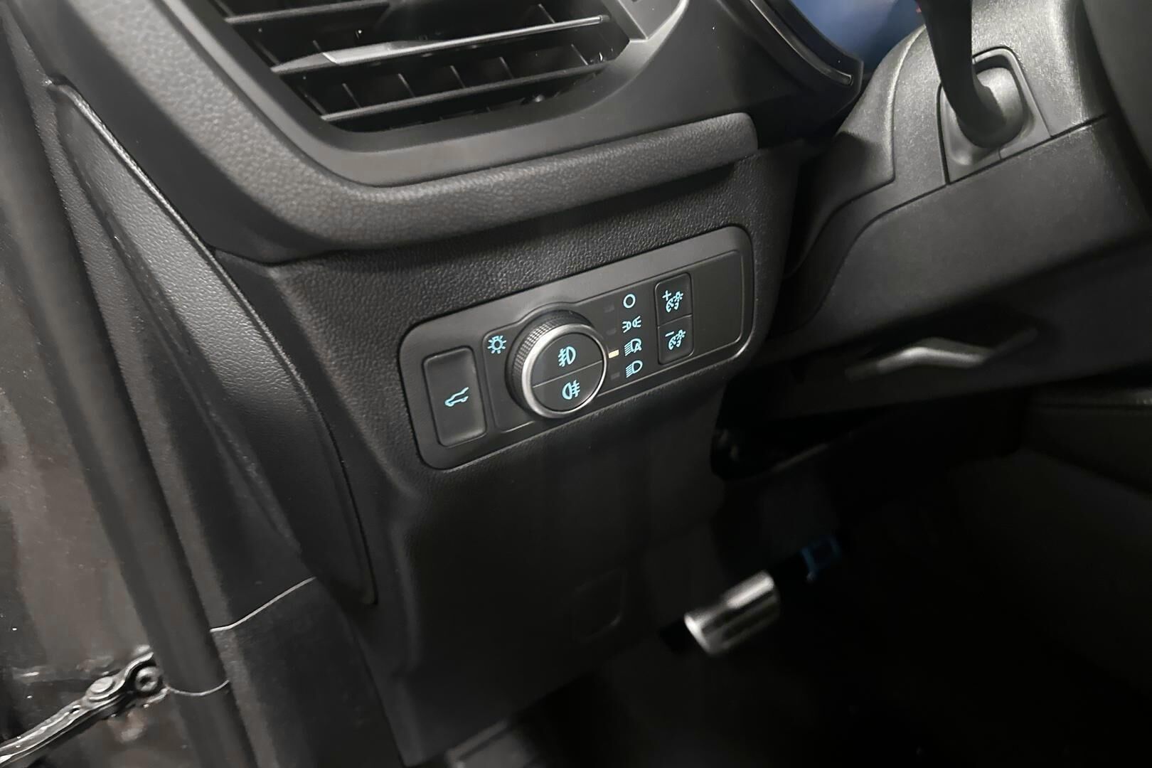 Ford Kuga iso kuva 28