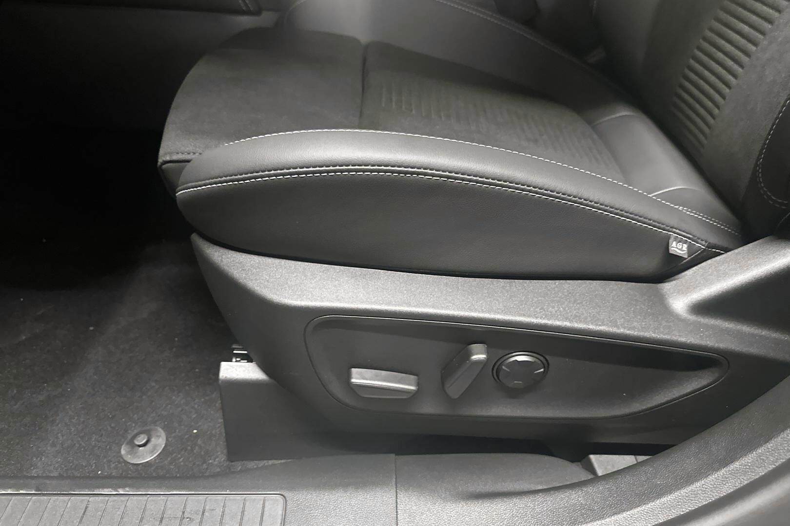 Ford Kuga iso kuva 29