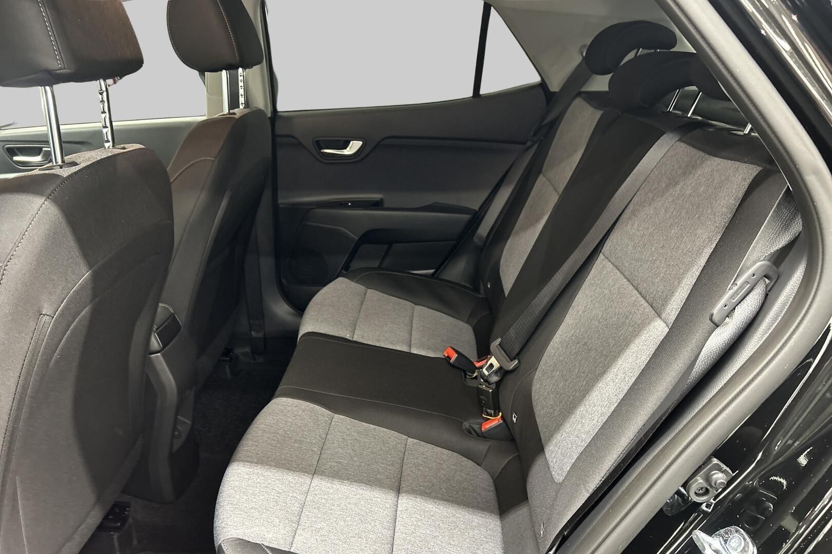 Kia Stonic iso kuva 7