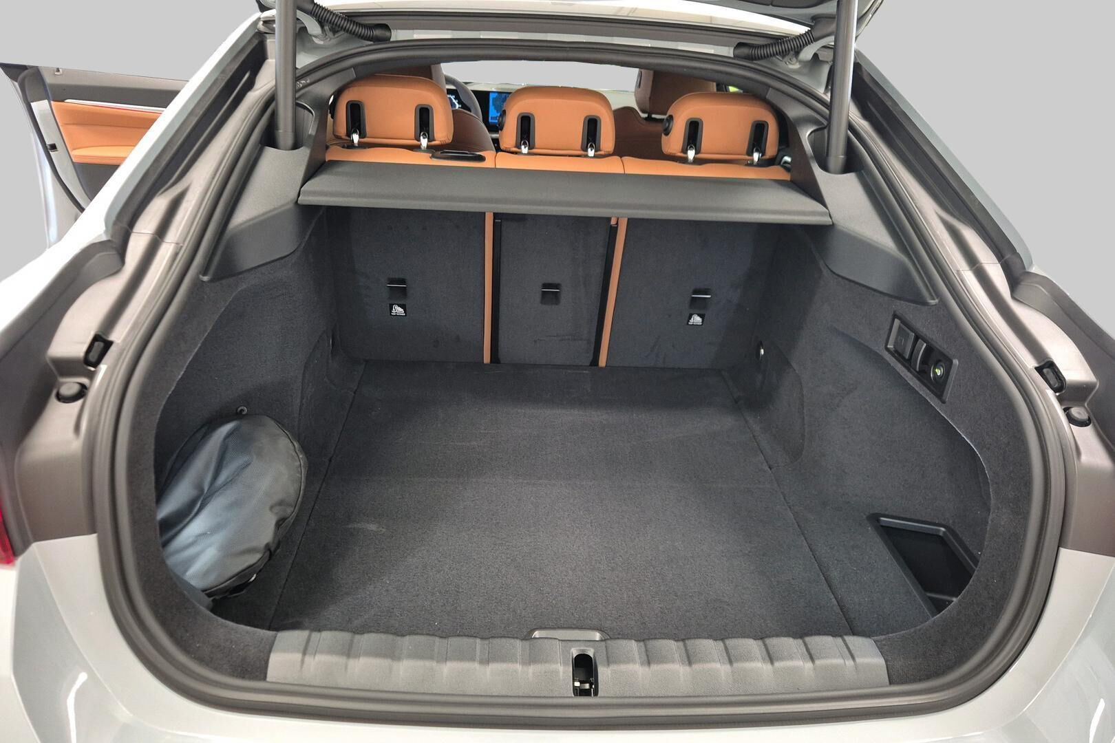 BMW I4 M60 iso kuva 11