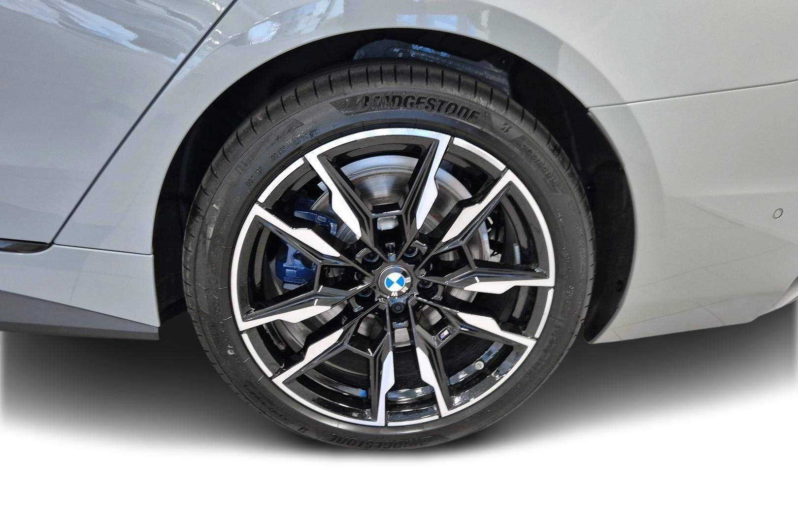 BMW I4 M60 iso kuva 12