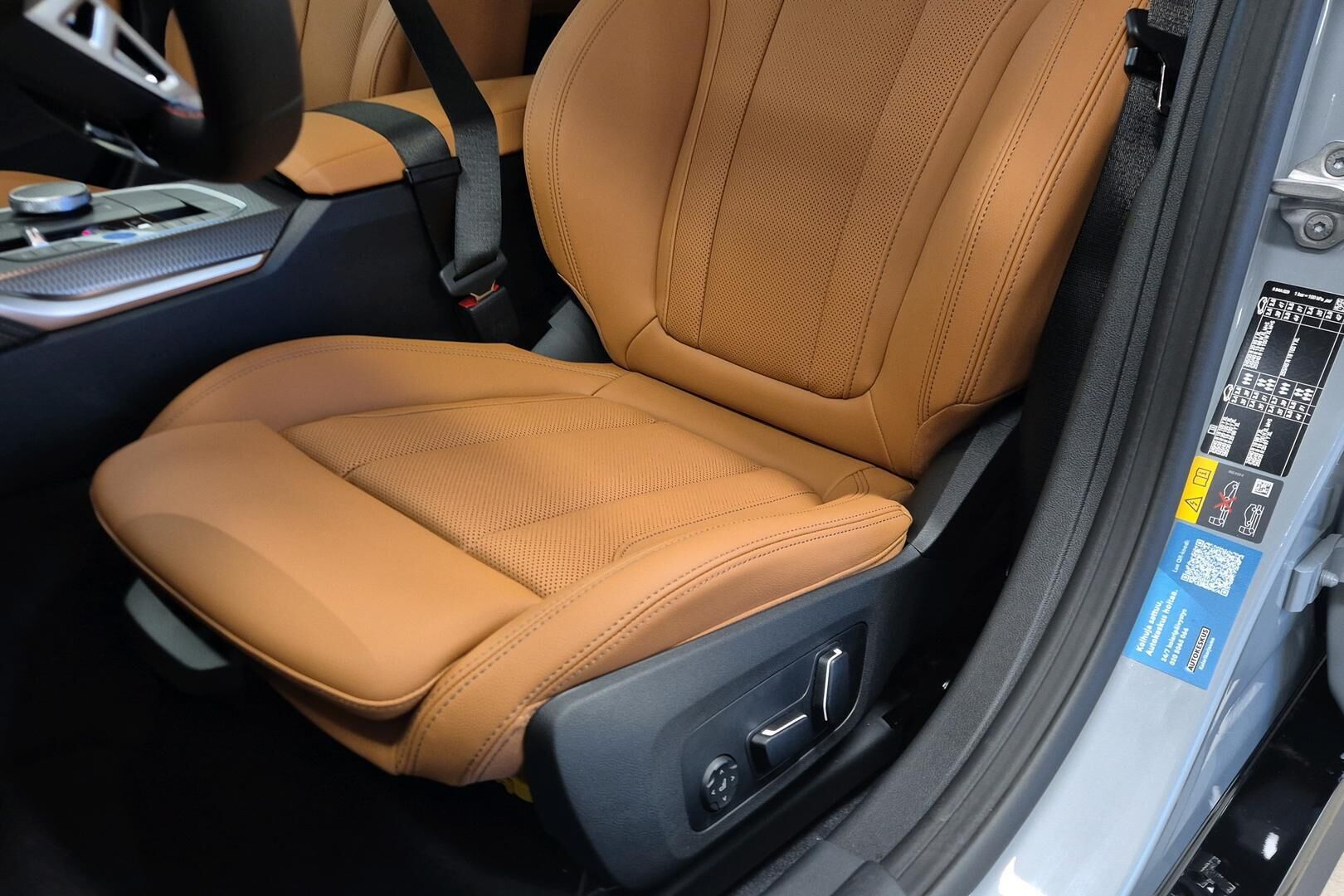 BMW I4 M60 iso kuva 21