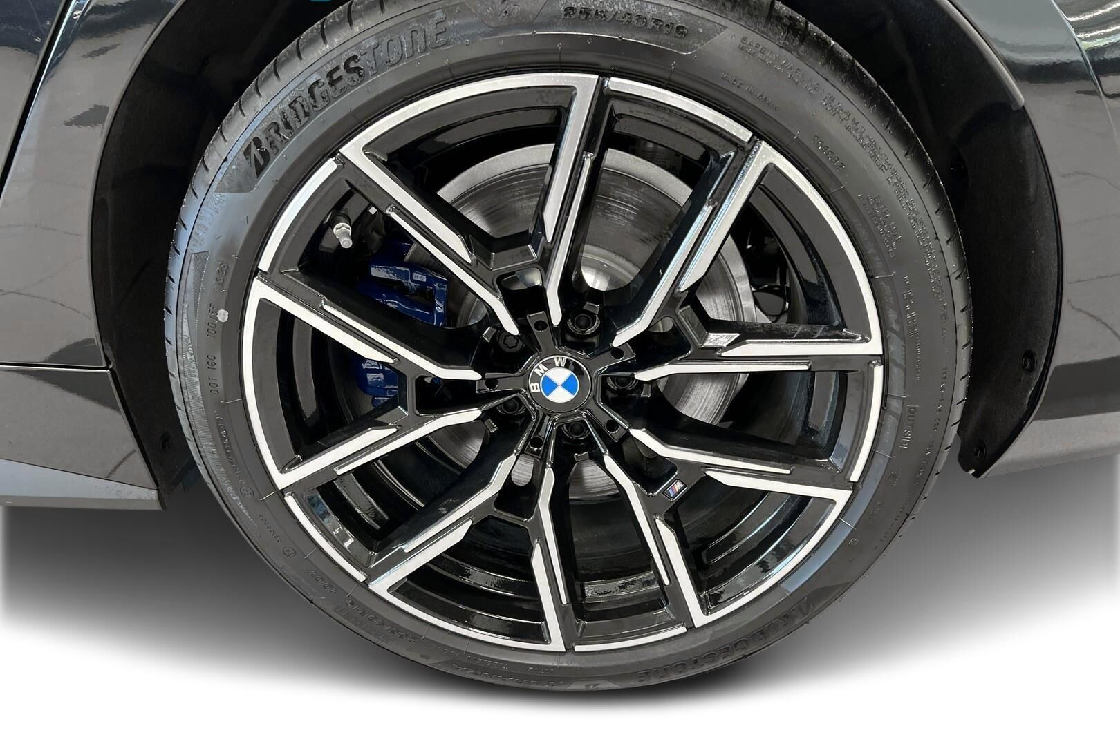 BMW I4 M60 iso kuva 11