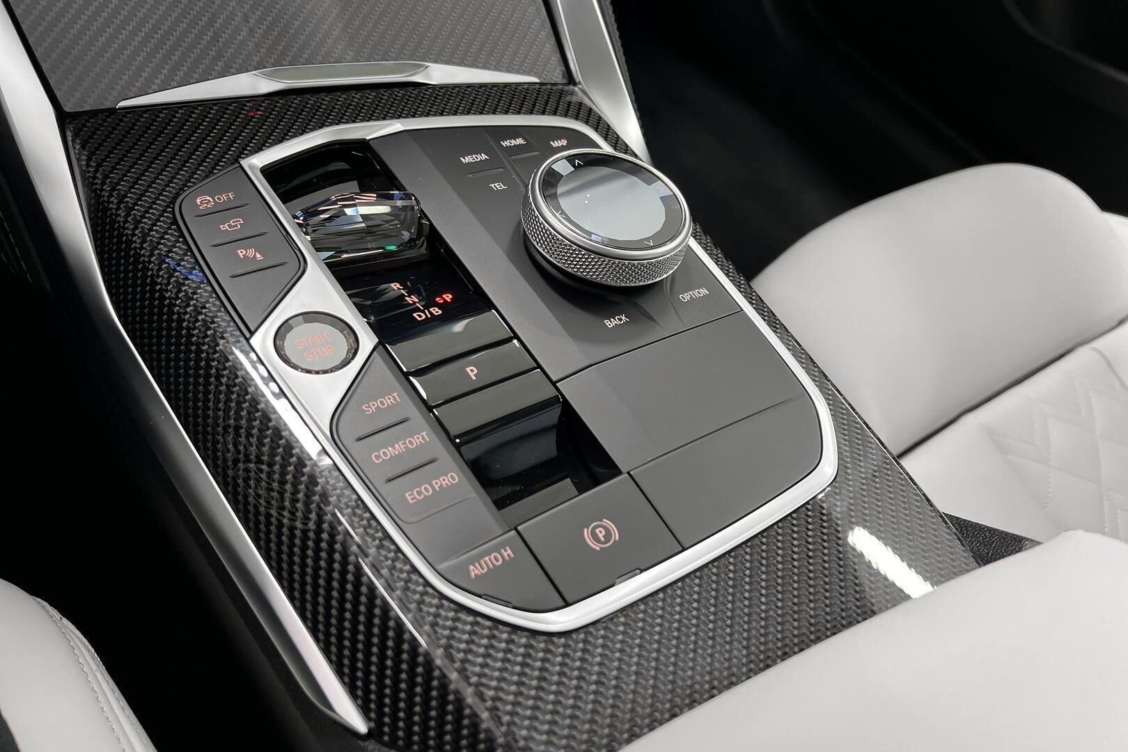 BMW I4 M60 iso kuva 22