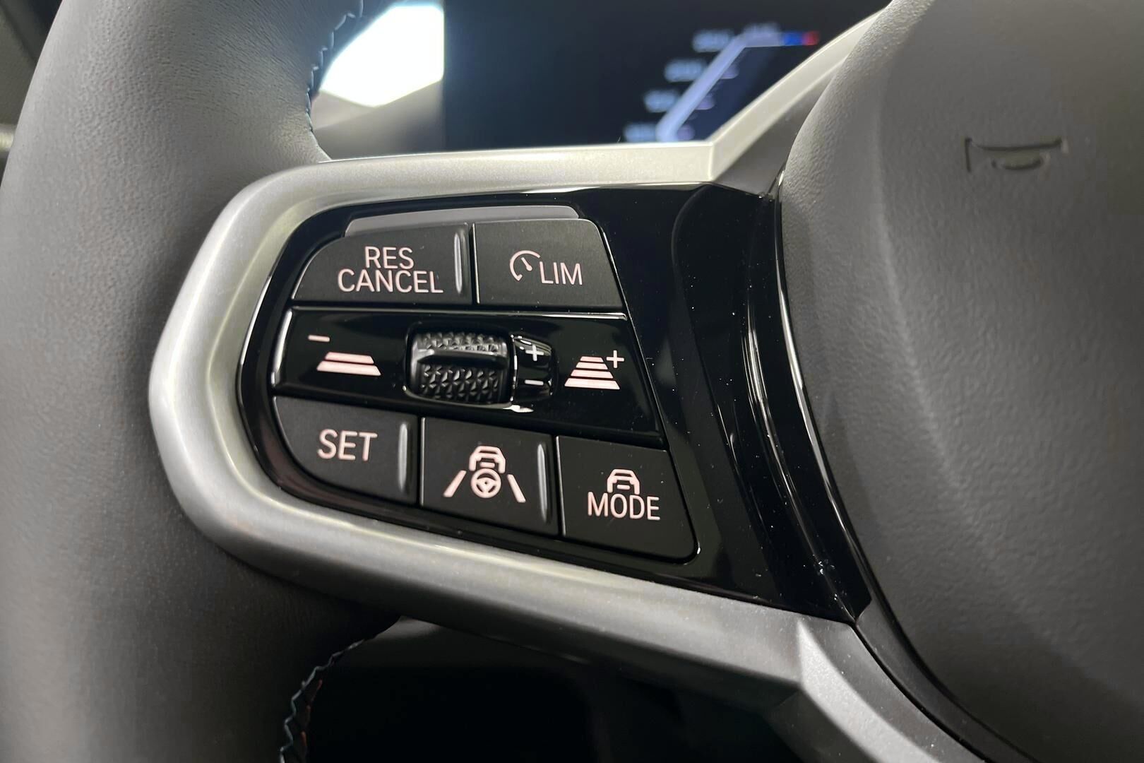 BMW I4 M60 iso kuva 14