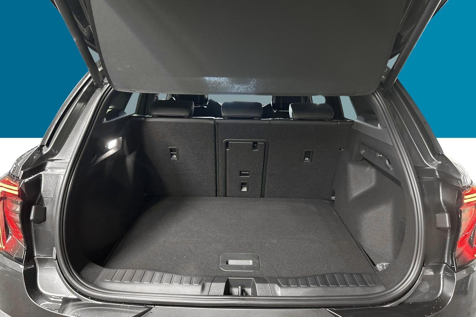 Ford Explorer iso kuva 8