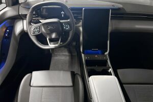 Ford Explorer esikatselu 10