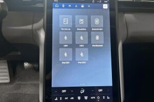 Ford Explorer esikatselu 16