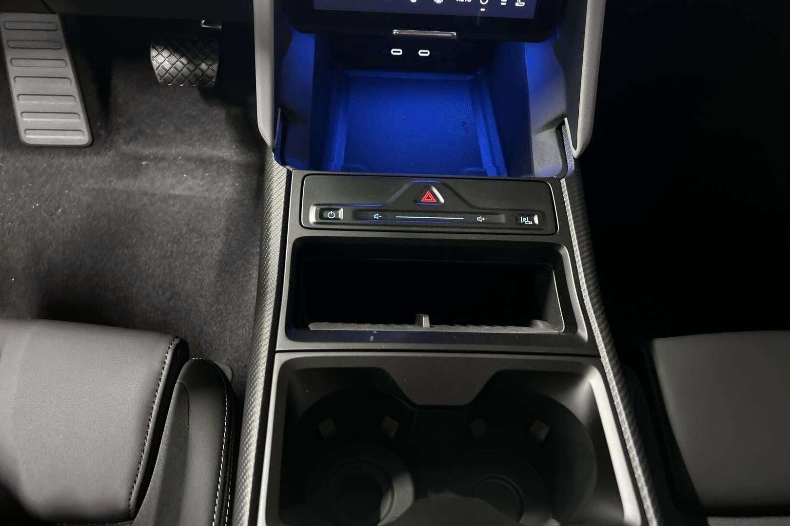 Ford Explorer iso kuva 17