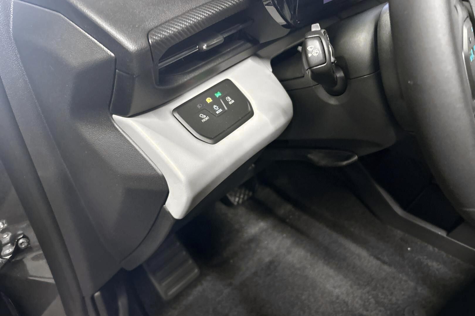 Ford Explorer iso kuva 20