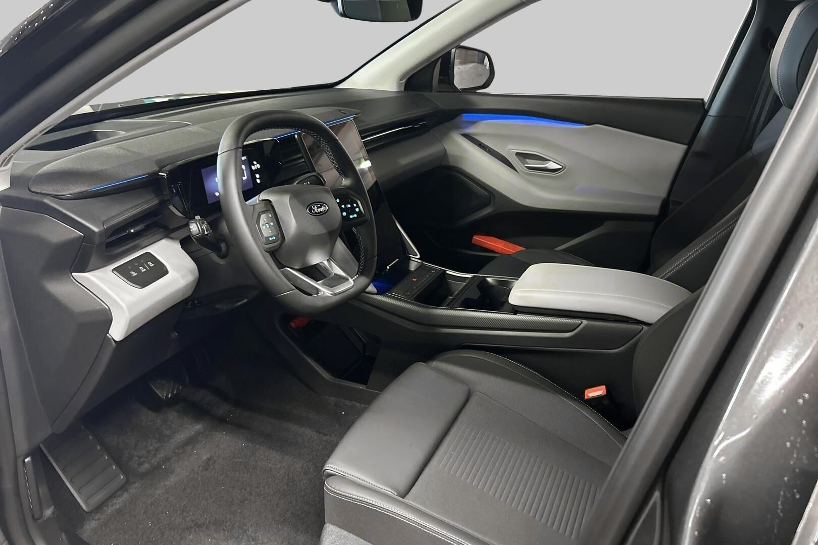 Ford Explorer iso kuva 5