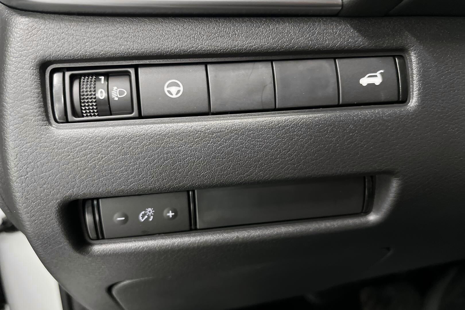 Nissan Qashqai iso kuva 16