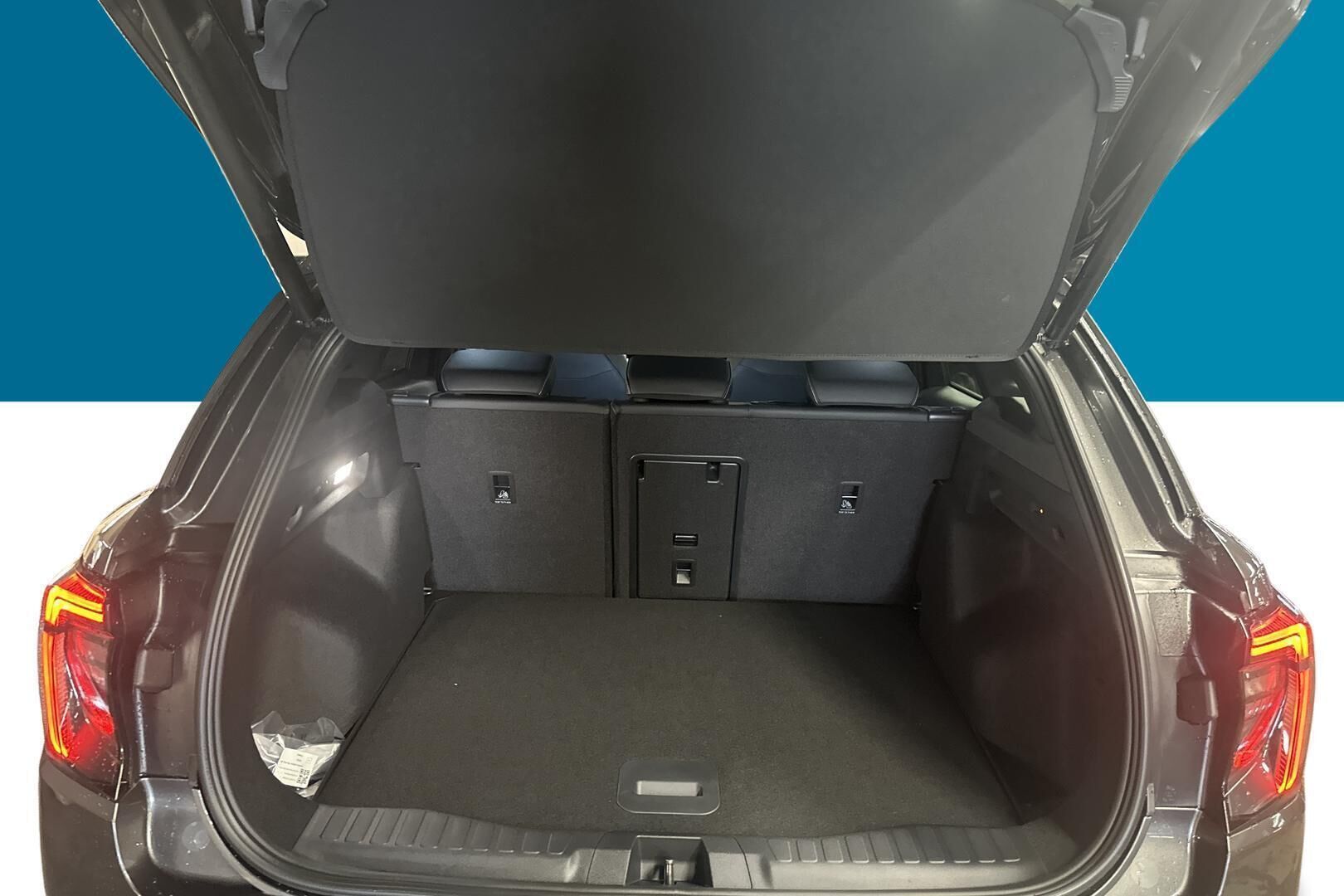 Ford Explorer iso kuva 10