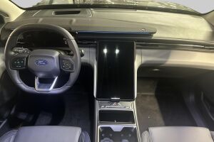 Ford Explorer esikatselu 12
