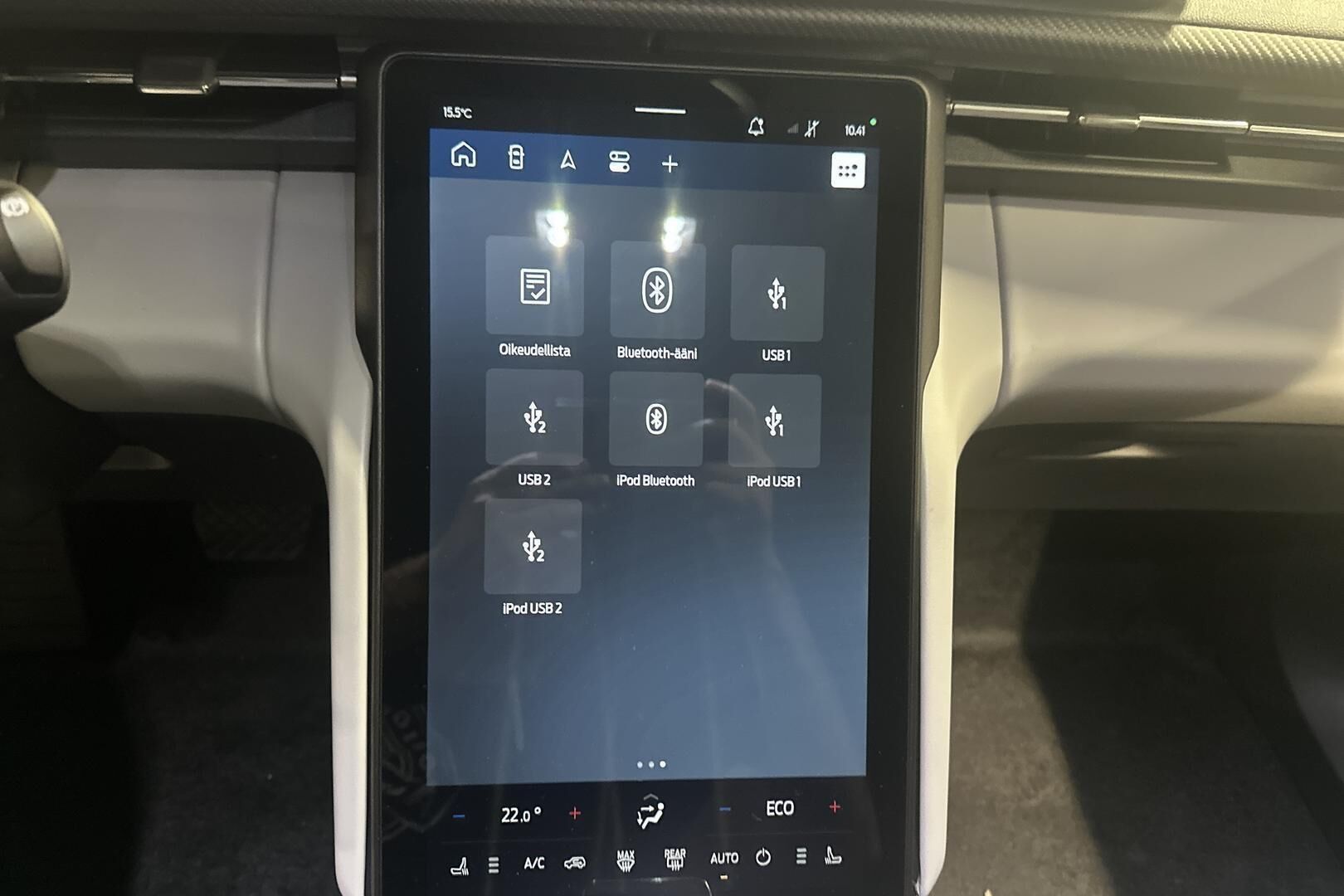 Ford Explorer iso kuva 18