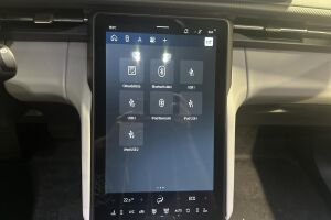 Ford Explorer esikatselu 18