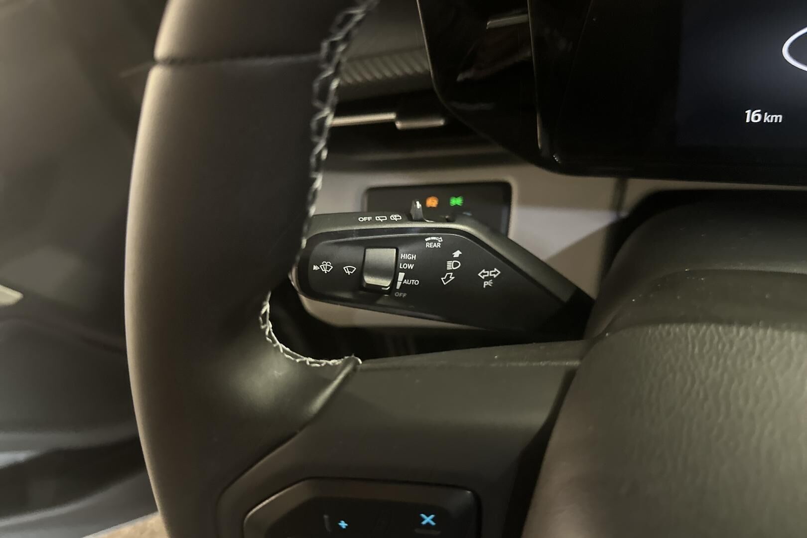 Ford Explorer iso kuva 23