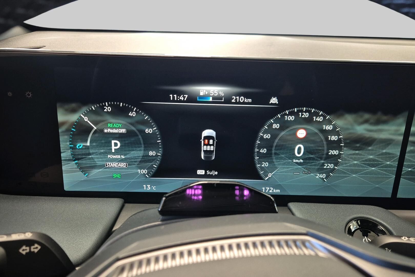 Nissan Leaf iso kuva 9