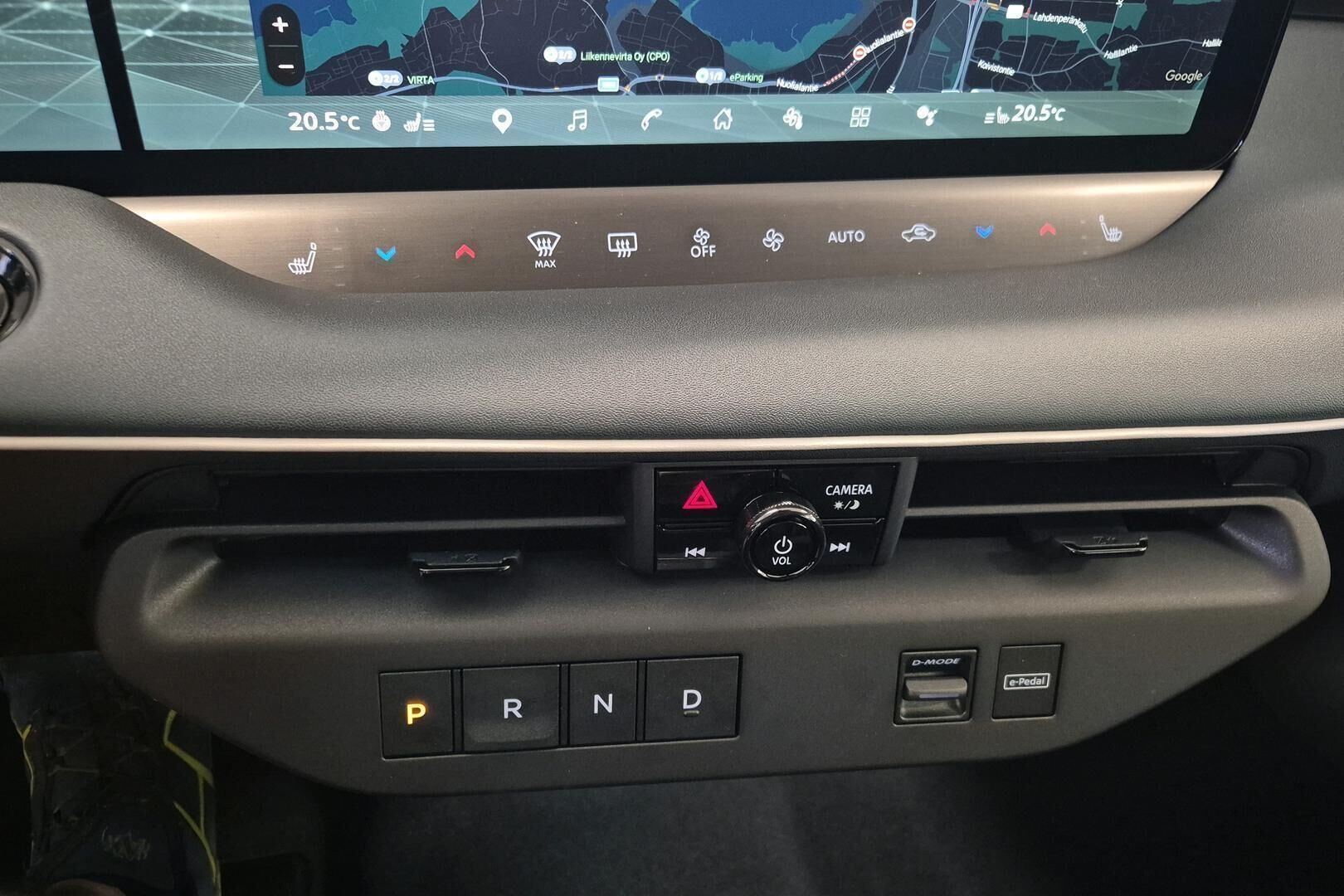 Nissan Leaf iso kuva 10