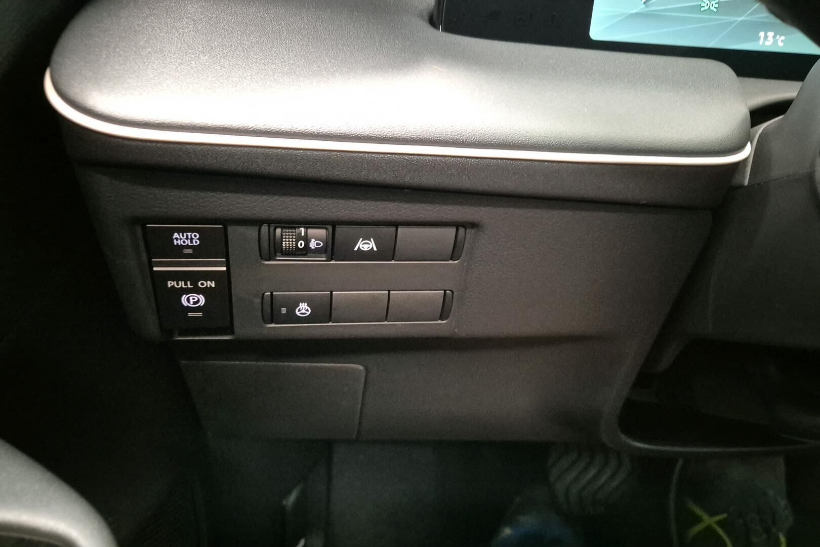 Nissan Leaf iso kuva 12