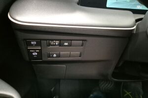 Nissan Leaf esikatselu 12
