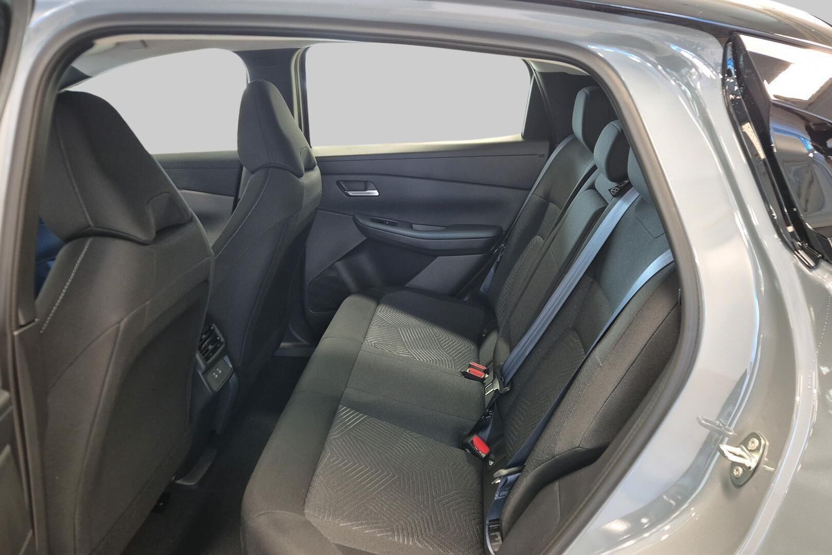Nissan Leaf iso kuva 6