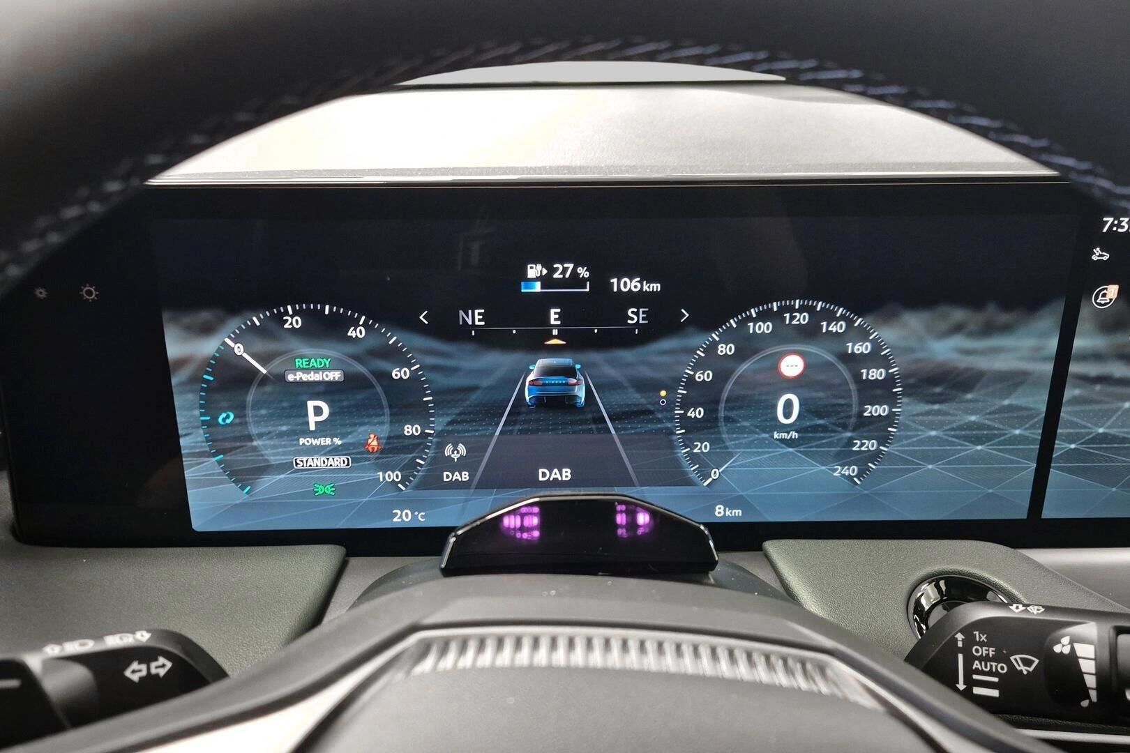 Nissan Leaf iso kuva 13
