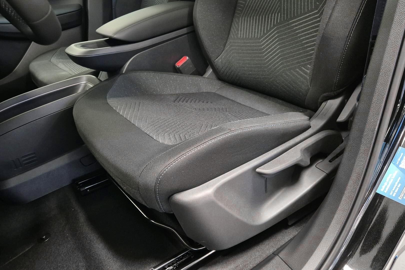 Nissan Leaf iso kuva 20