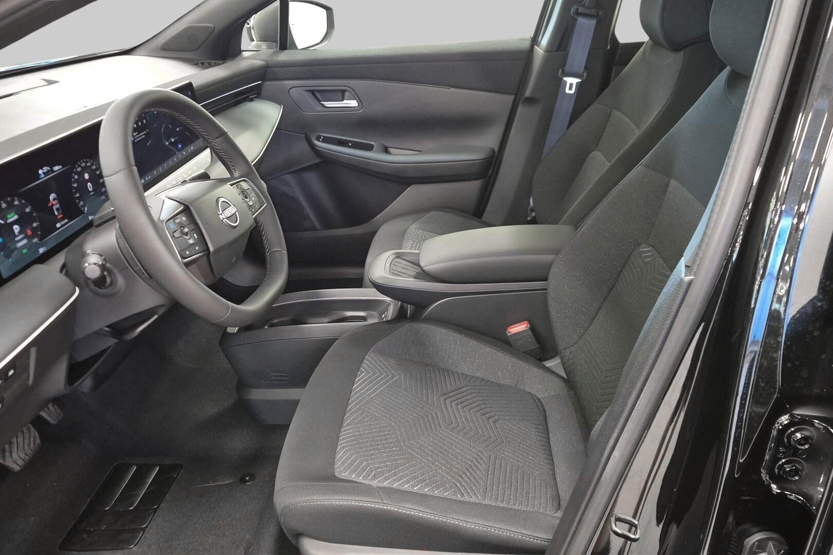 Nissan Leaf iso kuva 8