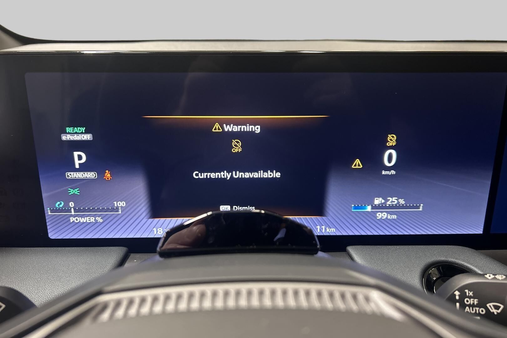 Nissan Leaf iso kuva 16