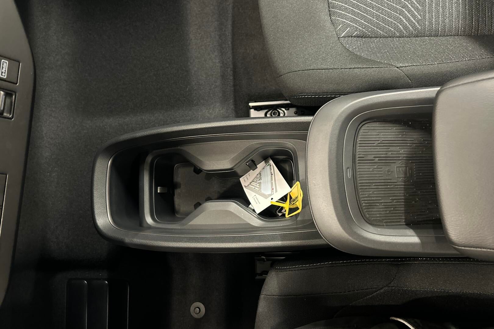 Nissan Leaf iso kuva 16