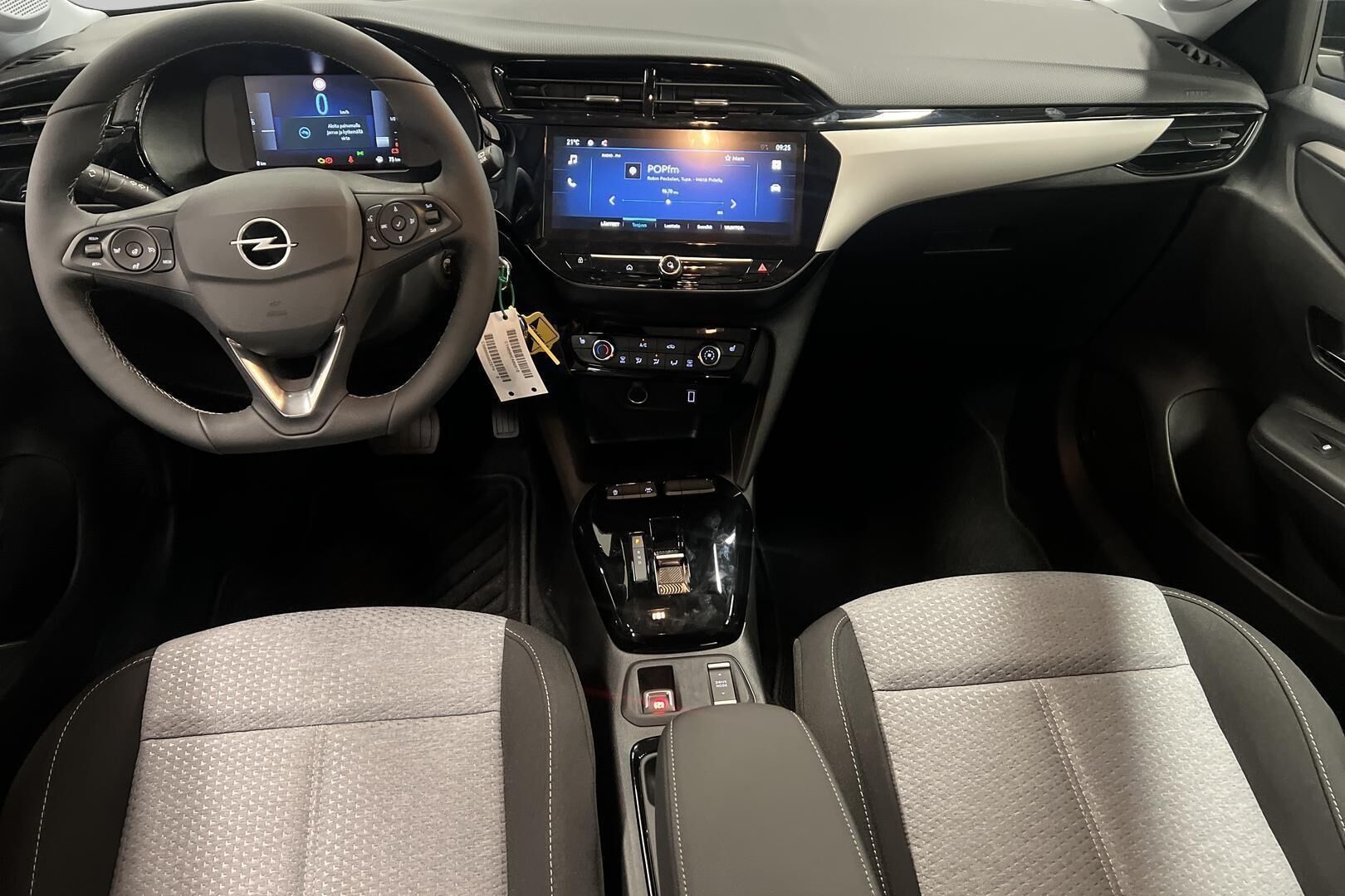 OPEL CORSA iso kuva 18