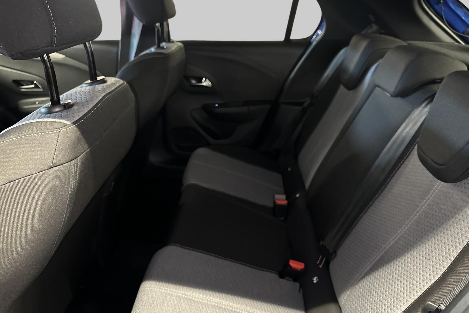 Opel Corsa iso kuva 9