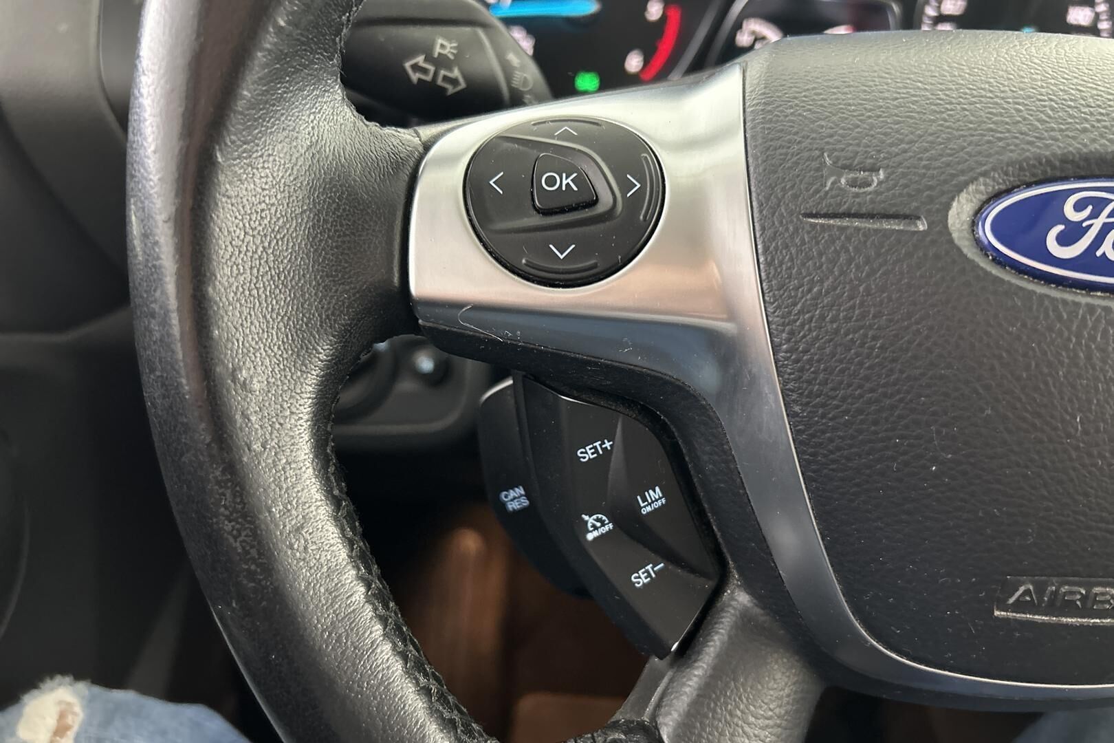 Ford Kuga iso kuva 14