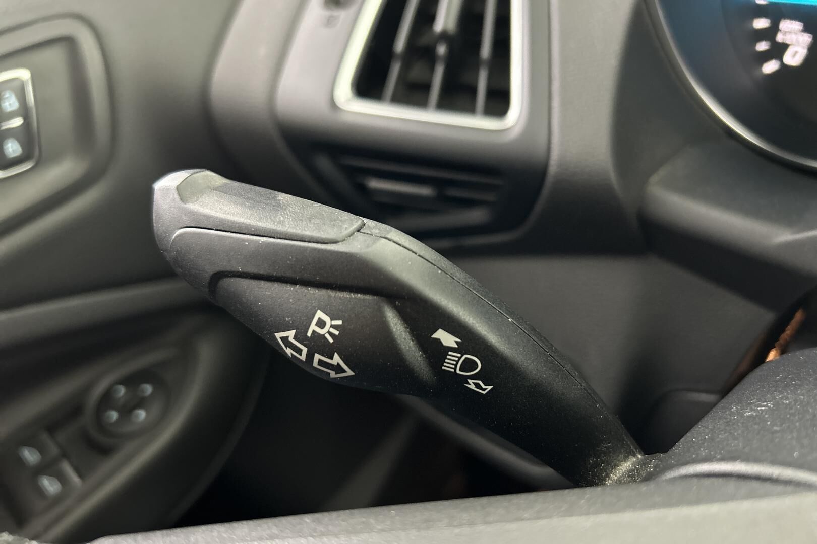 Ford Kuga iso kuva 16