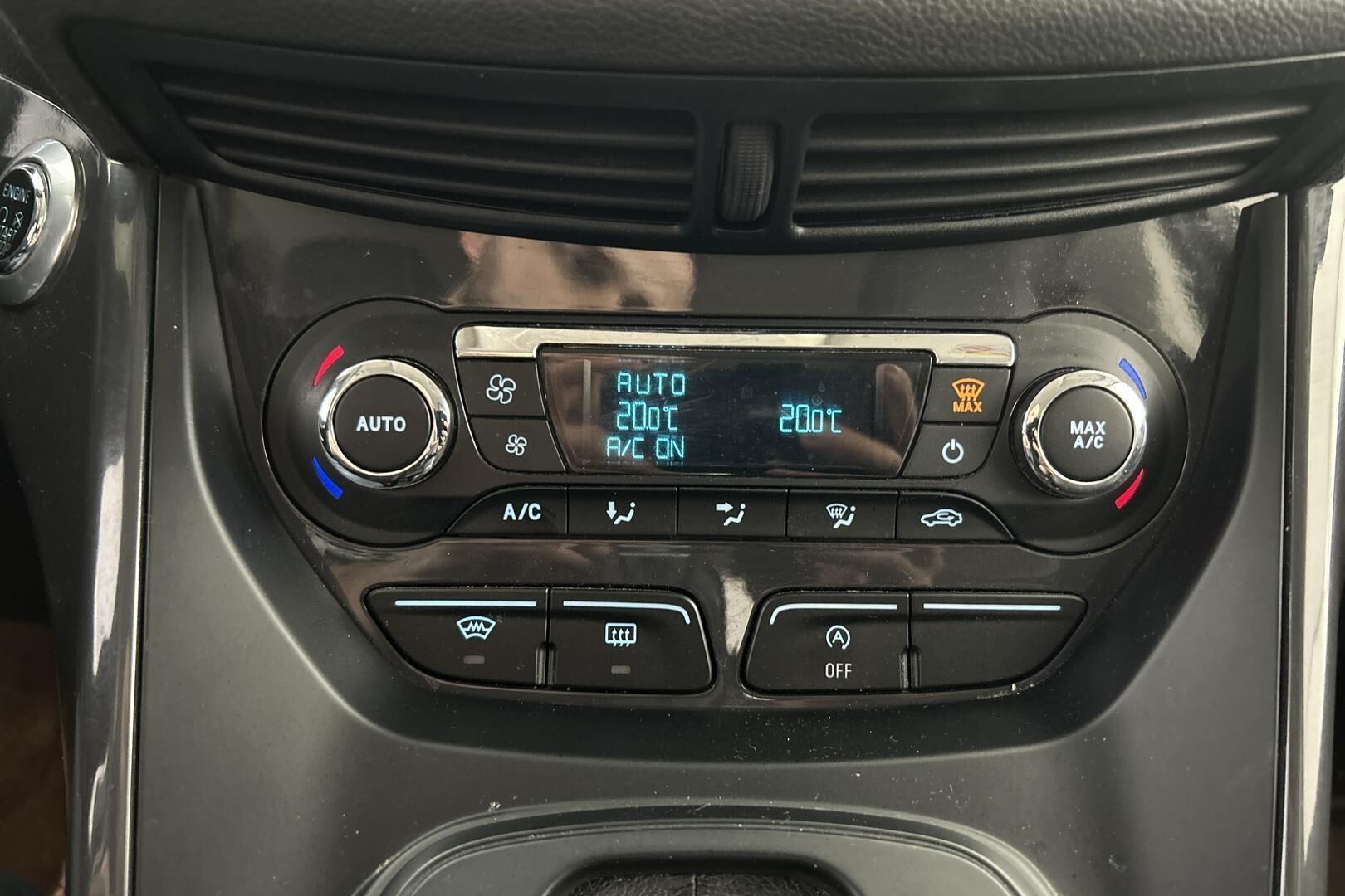 Ford Kuga iso kuva 22