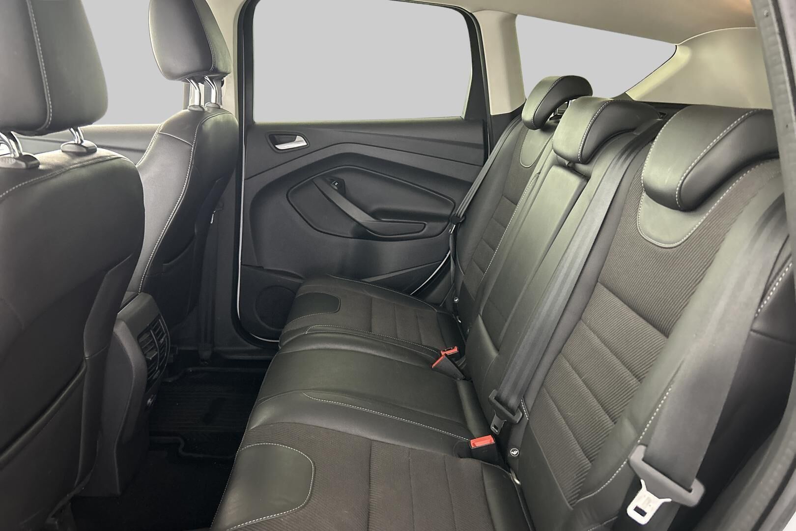 Ford Kuga iso kuva 8