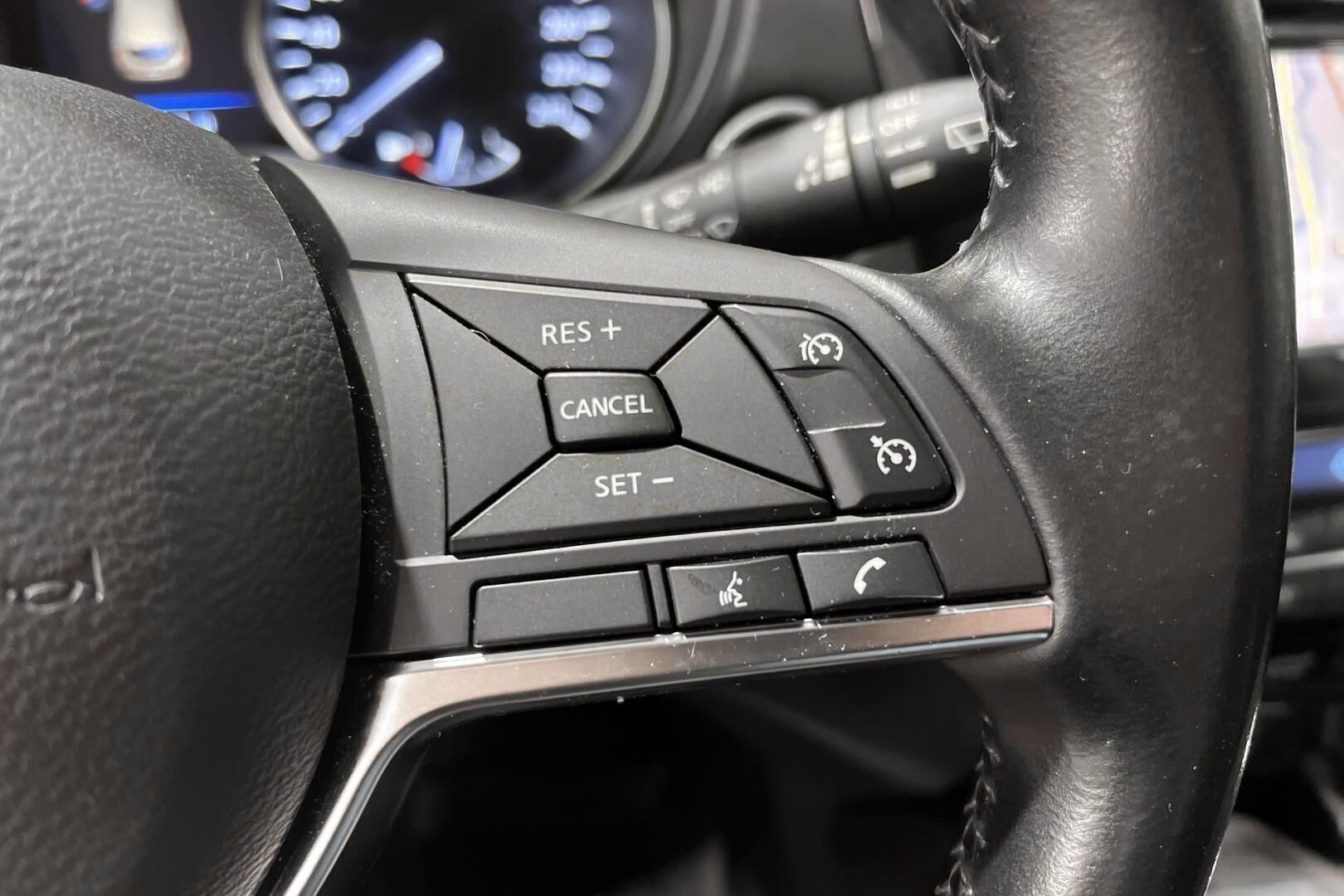 Nissan Qashqai iso kuva 16